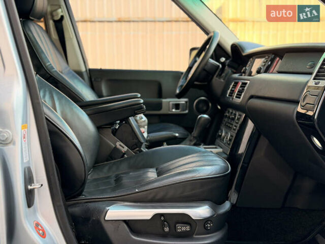 Сірий Ленд Ровер Рендж Ровер, об'ємом двигуна 4.2 л та пробігом 312 тис. км за 8500 $, фото 26 на Automoto.ua