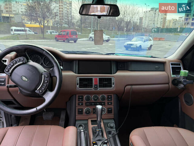 Серый Ленд Ровер Рендж Ровер, объемом двигателя 2.93 л и пробегом 415 тыс. км за 13000 $, фото 5 на Automoto.ua