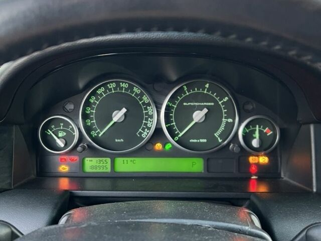 Серый Ленд Ровер Рендж Ровер, объемом двигателя 4.2 л и пробегом 188 тыс. км за 10500 $, фото 9 на Automoto.ua