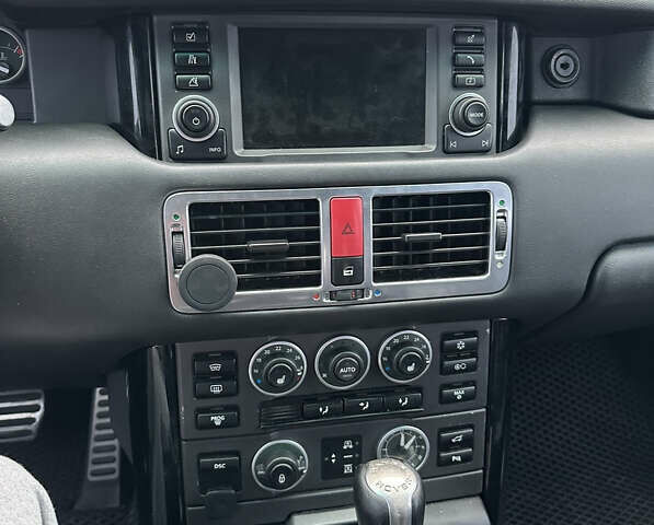 Сірий Ленд Ровер Рендж Ровер, об'ємом двигуна 4.2 л та пробігом 198 тис. км за 9200 $, фото 14 на Automoto.ua