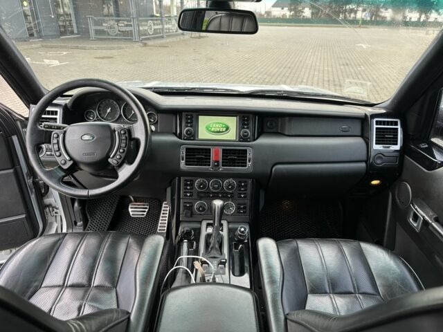 Серый Ленд Ровер Рендж Ровер, объемом двигателя 4.2 л и пробегом 188 тыс. км за 10500 $, фото 18 на Automoto.ua