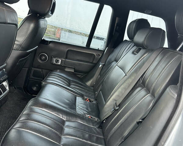 Сірий Ленд Ровер Рендж Ровер, об'ємом двигуна 4.2 л та пробігом 189 тис. км за 10500 $, фото 21 на Automoto.ua