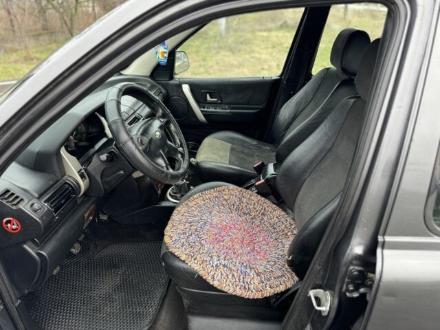 Серый Ленд Ровер Рендж Ровер, объемом двигателя 2 л и пробегом 245 тыс. км за 3350 $, фото 7 на Automoto.ua