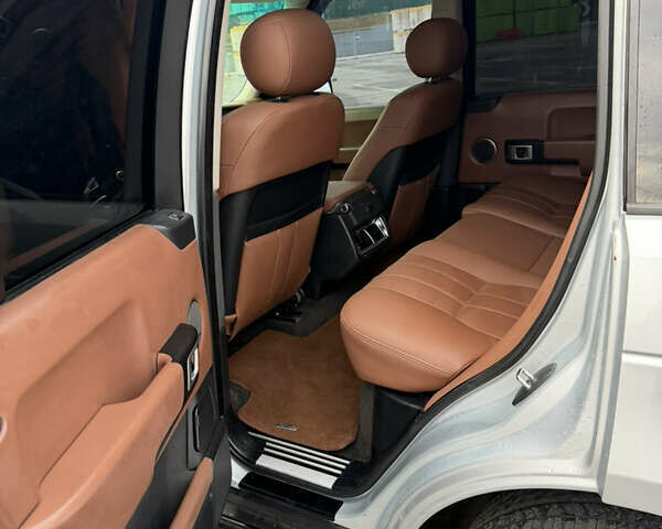 Серый Ленд Ровер Рендж Ровер, объемом двигателя 2.93 л и пробегом 415 тыс. км за 13000 $, фото 7 на Automoto.ua