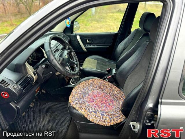 Серый Ленд Ровер Рендж Ровер, объемом двигателя 2 л и пробегом 245 тыс. км за 3350 $, фото 7 на Automoto.ua