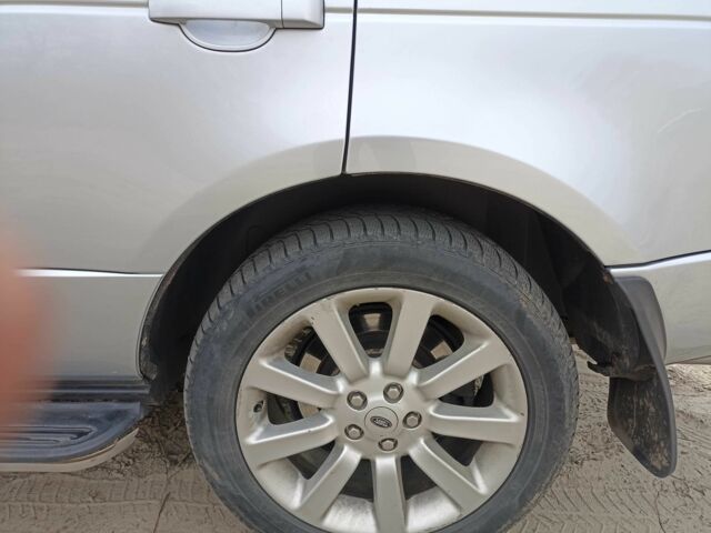 Серый Ленд Ровер Рендж Ровер, объемом двигателя 4.2 л и пробегом 290 тыс. км за 7999 $, фото 7 на Automoto.ua