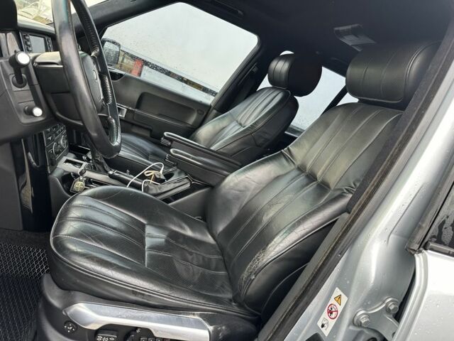 Серый Ленд Ровер Рендж Ровер, объемом двигателя 4.2 л и пробегом 188 тыс. км за 10500 $, фото 21 на Automoto.ua