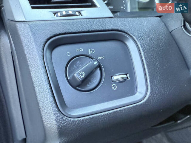 Серый Ленд Ровер Рендж Ровер, объемом двигателя 3.63 л и пробегом 247 тыс. км за 14500 $, фото 32 на Automoto.ua