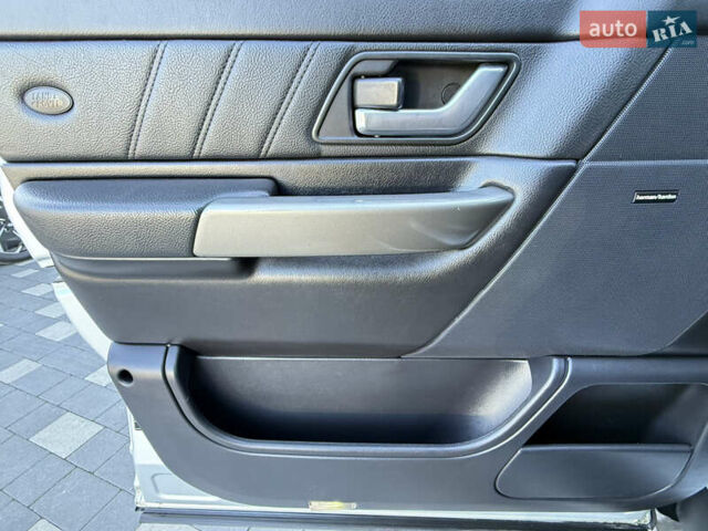 Серый Ленд Ровер Рендж Ровер, объемом двигателя 3.63 л и пробегом 247 тыс. км за 14500 $, фото 31 на Automoto.ua