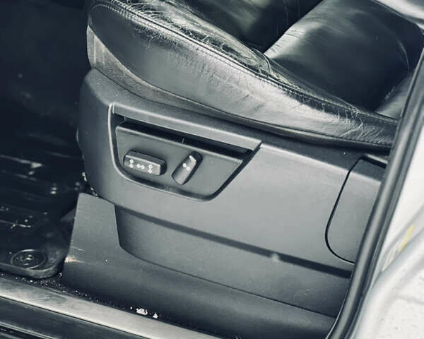 Серый Ленд Ровер Рендж Ровер, объемом двигателя 3.6 л и пробегом 250 тыс. км за 13500 $, фото 12 на Automoto.ua