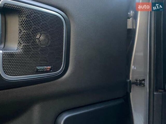 Серый Ленд Ровер Рендж Ровер, объемом двигателя 3.6 л и пробегом 330 тыс. км за 13300 $, фото 13 на Automoto.ua