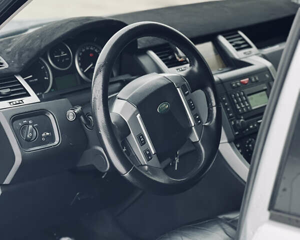 Серый Ленд Ровер Рендж Ровер, объемом двигателя 3.6 л и пробегом 250 тыс. км за 13500 $, фото 7 на Automoto.ua