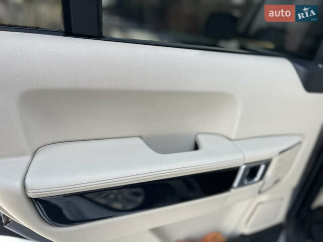 Сірий Ленд Ровер Рендж Ровер, об'ємом двигуна 4.2 л та пробігом 167 тис. км за 12000 $, фото 9 на Automoto.ua