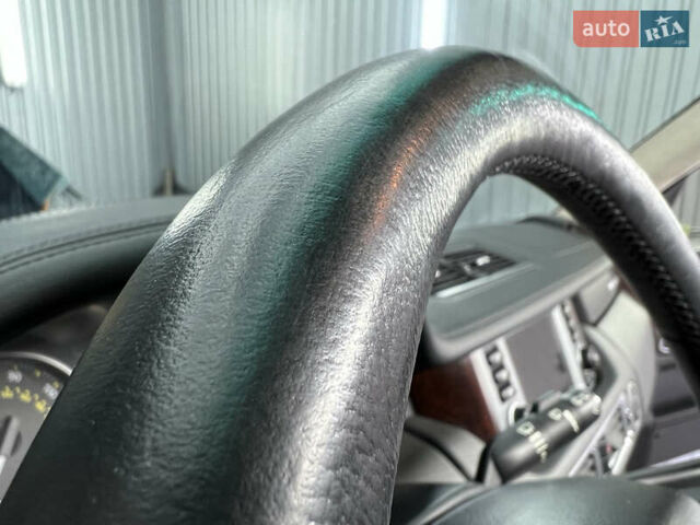 Серый Ленд Ровер Рендж Ровер, объемом двигателя 4.4 л и пробегом 198 тыс. км за 12000 $, фото 7 на Automoto.ua