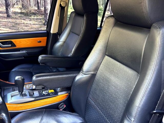 Серый Ленд Ровер Рендж Ровер, объемом двигателя 4.2 л и пробегом 215 тыс. км за 12700 $, фото 7 на Automoto.ua