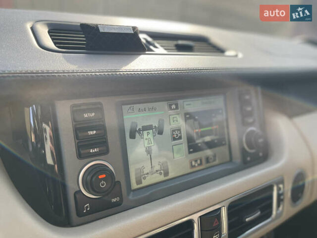 Сірий Ленд Ровер Рендж Ровер, об'ємом двигуна 4.2 л та пробігом 167 тис. км за 12000 $, фото 12 на Automoto.ua