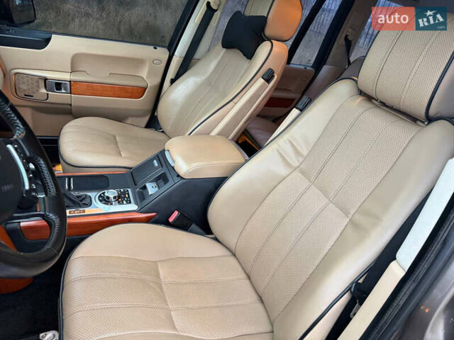 Серый Ленд Ровер Рендж Ровер, объемом двигателя 3.63 л и пробегом 240 тыс. км за 9999 $, фото 20 на Automoto.ua