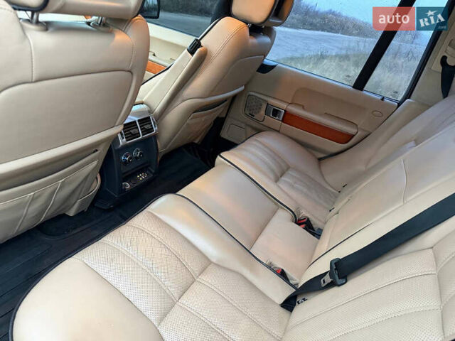 Серый Ленд Ровер Рендж Ровер, объемом двигателя 3.63 л и пробегом 240 тыс. км за 9999 $, фото 26 на Automoto.ua