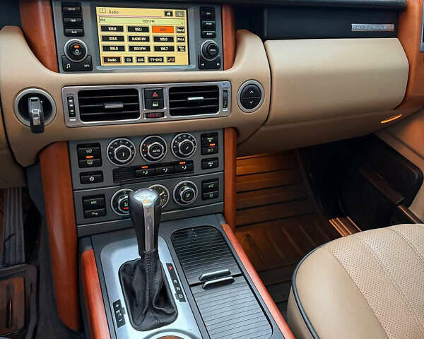 Серый Ленд Ровер Рендж Ровер, объемом двигателя 3.63 л и пробегом 240 тыс. км за 9999 $, фото 19 на Automoto.ua