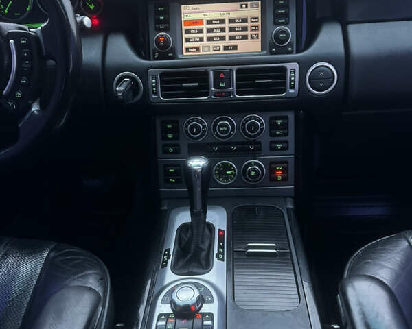 Серый Ленд Ровер Рендж Ровер, объемом двигателя 3.6 л и пробегом 320 тыс. км за 11000 $, фото 27 на Automoto.ua