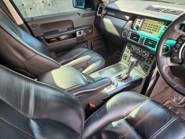 Сірий Ленд Ровер Рендж Ровер, об'ємом двигуна 3.6 л та пробігом 105 тис. км за 6341 $, фото 17 на Automoto.ua