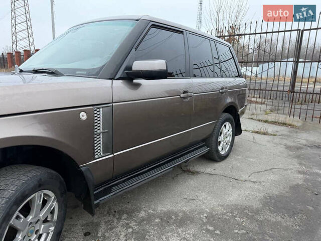 Серый Ленд Ровер Рендж Ровер, объемом двигателя 3.63 л и пробегом 240 тыс. км за 9999 $, фото 12 на Automoto.ua