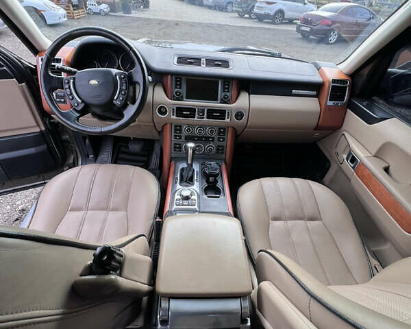 Серый Ленд Ровер Рендж Ровер, объемом двигателя 3.63 л и пробегом 240 тыс. км за 10500 $, фото 9 на Automoto.ua