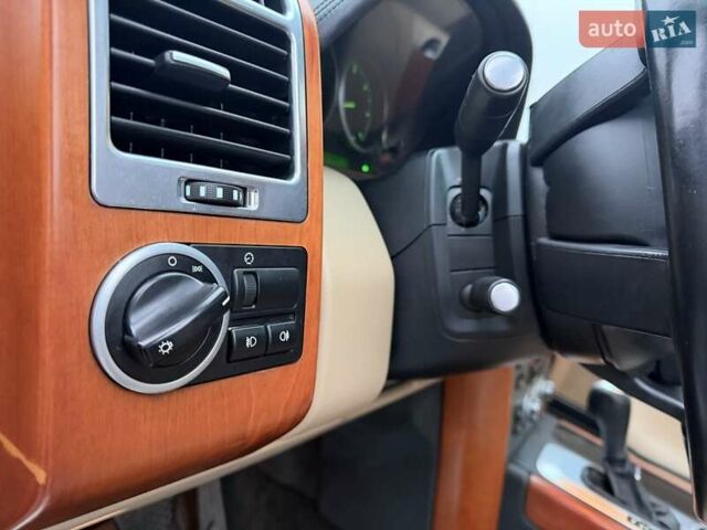 Сірий Ленд Ровер Рендж Ровер, об'ємом двигуна 3.6 л та пробігом 241 тис. км за 12000 $, фото 22 на Automoto.ua