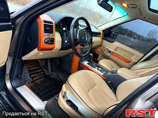 Сірий Ленд Ровер Рендж Ровер, об'ємом двигуна 3.6 л та пробігом 240 тис. км за 12000 $, фото 10 на Automoto.ua