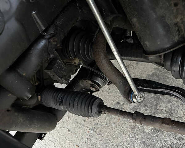 Серый Ленд Ровер Рендж Ровер, объемом двигателя 3.63 л и пробегом 240 тыс. км за 9999 $, фото 14 на Automoto.ua