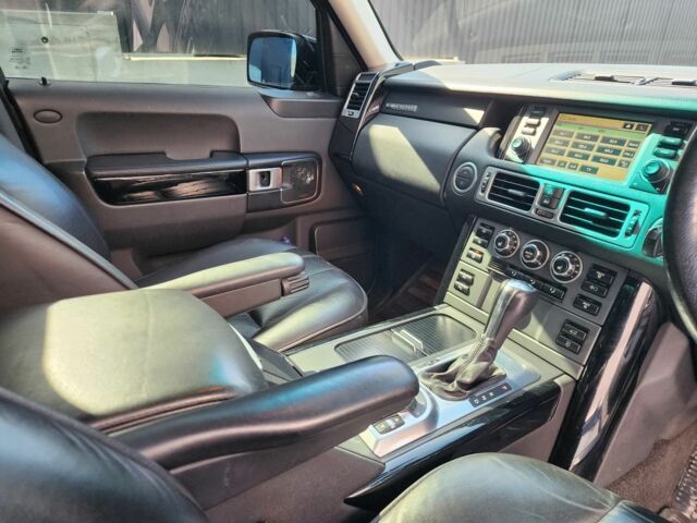 Сірий Ленд Ровер Рендж Ровер, об'ємом двигуна 3.6 л та пробігом 105 тис. км за 6341 $, фото 18 на Automoto.ua