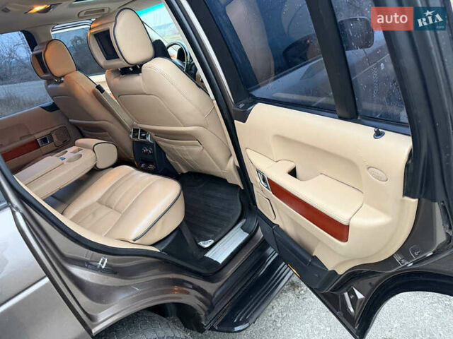 Серый Ленд Ровер Рендж Ровер, объемом двигателя 3.63 л и пробегом 240 тыс. км за 9999 $, фото 29 на Automoto.ua