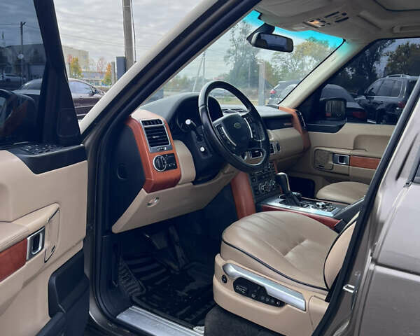 Серый Ленд Ровер Рендж Ровер, объемом двигателя 3.63 л и пробегом 240 тыс. км за 10500 $, фото 7 на Automoto.ua