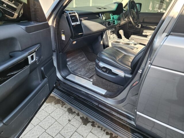 Сірий Ленд Ровер Рендж Ровер, об'ємом двигуна 3.6 л та пробігом 105 тис. км за 6341 $, фото 19 на Automoto.ua