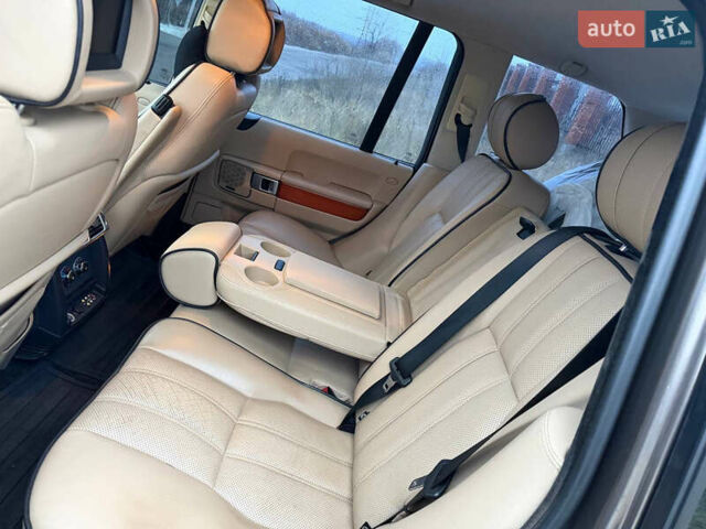 Серый Ленд Ровер Рендж Ровер, объемом двигателя 3.63 л и пробегом 240 тыс. км за 9999 $, фото 28 на Automoto.ua