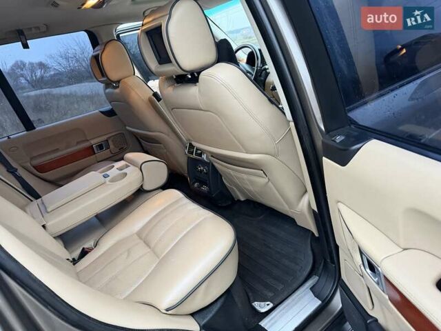 Сірий Ленд Ровер Рендж Ровер, об'ємом двигуна 3.6 л та пробігом 241 тис. км за 12000 $, фото 30 на Automoto.ua