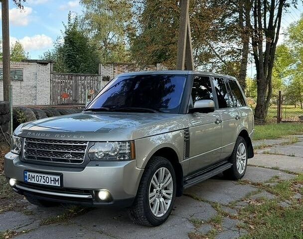Сірий Ленд Ровер Рендж Ровер, об'ємом двигуна 5 л та пробігом 200 тис. км за 13600 $, фото 1 на Automoto.ua