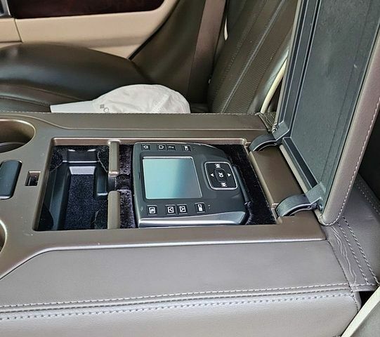 Сірий Ленд Ровер Рендж Ровер, об'ємом двигуна 3.63 л та пробігом 370 тис. км за 22900 $, фото 27 на Automoto.ua