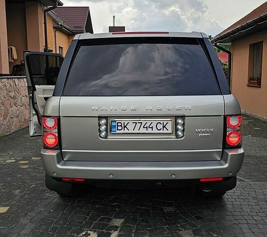 Сірий Ленд Ровер Рендж Ровер, об'ємом двигуна 3.63 л та пробігом 370 тис. км за 22900 $, фото 180 на Automoto.ua
