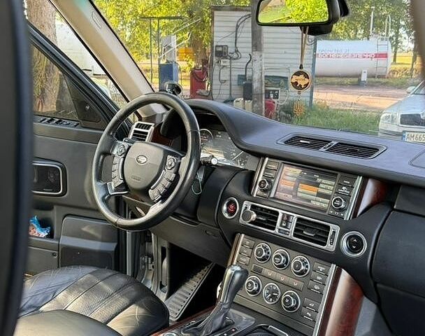 Сірий Ленд Ровер Рендж Ровер, об'ємом двигуна 5 л та пробігом 200 тис. км за 13600 $, фото 21 на Automoto.ua