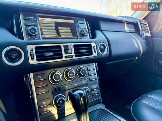 Серый Ленд Ровер Рендж Ровер, объемом двигателя 5 л и пробегом 255 тыс. км за 15350 $, фото 9 на Automoto.ua