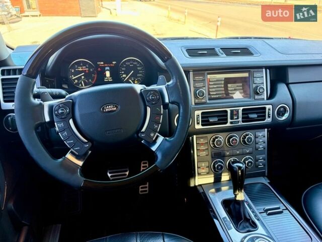 Серый Ленд Ровер Рендж Ровер, объемом двигателя 5 л и пробегом 255 тыс. км за 15350 $, фото 7 на Automoto.ua
