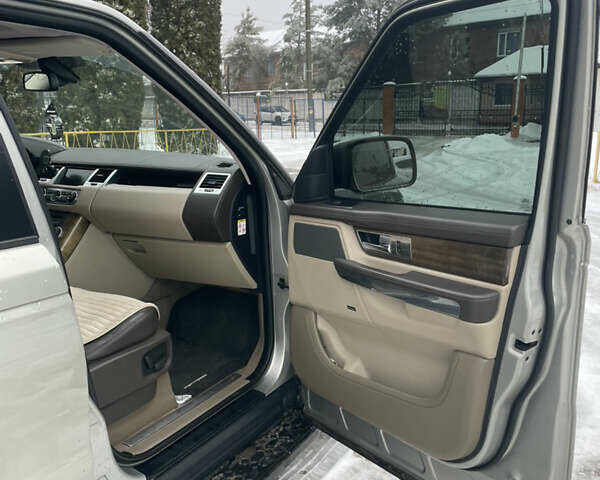 Серый Ленд Ровер Рендж Ровер, объемом двигателя 2.99 л и пробегом 235 тыс. км за 22000 $, фото 13 на Automoto.ua