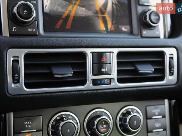 Серый Ленд Ровер Рендж Ровер, объемом двигателя 4.37 л и пробегом 252 тыс. км за 21500 $, фото 16 на Automoto.ua