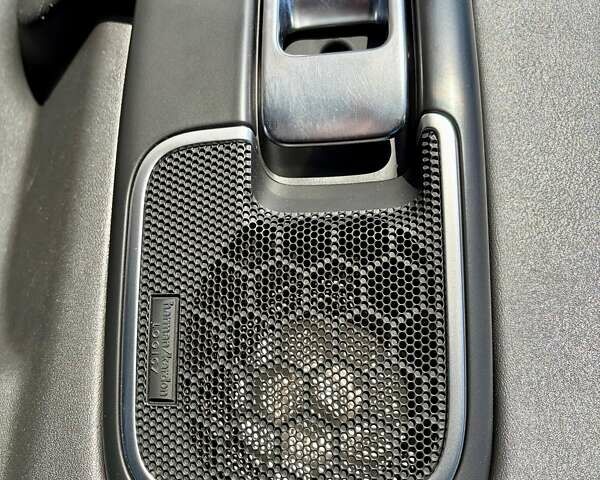 Серый Ленд Ровер Рендж Ровер, объемом двигателя 5 л и пробегом 255 тыс. км за 15350 $, фото 19 на Automoto.ua