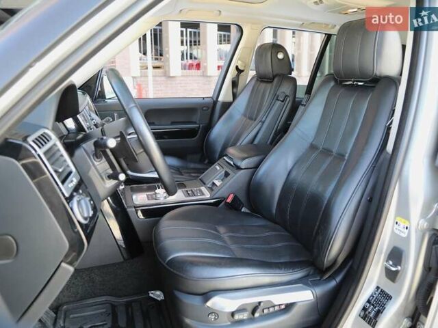 Серый Ленд Ровер Рендж Ровер, объемом двигателя 4.37 л и пробегом 252 тыс. км за 21500 $, фото 6 на Automoto.ua