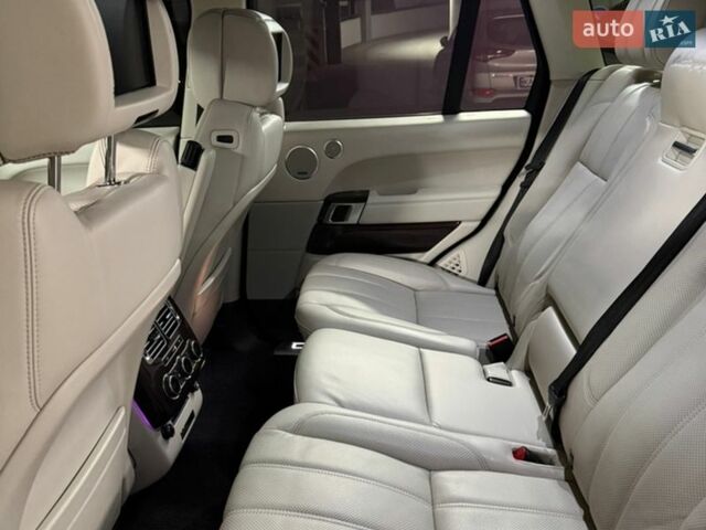 Сірий Ленд Ровер Рендж Ровер, об'ємом двигуна 5 л та пробігом 174 тис. км за 38000 $, фото 16 на Automoto.ua