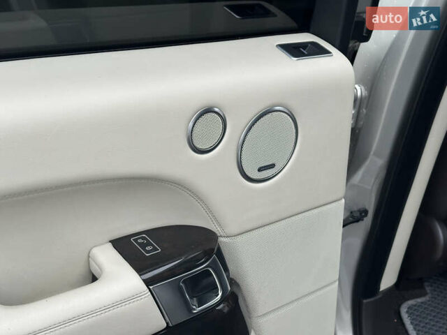 Сірий Ленд Ровер Рендж Ровер, об'ємом двигуна 4.37 л та пробігом 181 тис. км за 34500 $, фото 35 на Automoto.ua