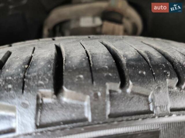 Серый Ленд Ровер Рендж Ровер, объемом двигателя 3 л и пробегом 201 тыс. км за 37900 $, фото 1 на Automoto.ua