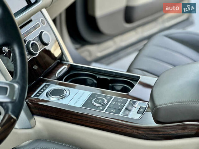 Серый Ленд Ровер Рендж Ровер, объемом двигателя 4.37 л и пробегом 100 тыс. км за 42000 $, фото 36 на Automoto.ua